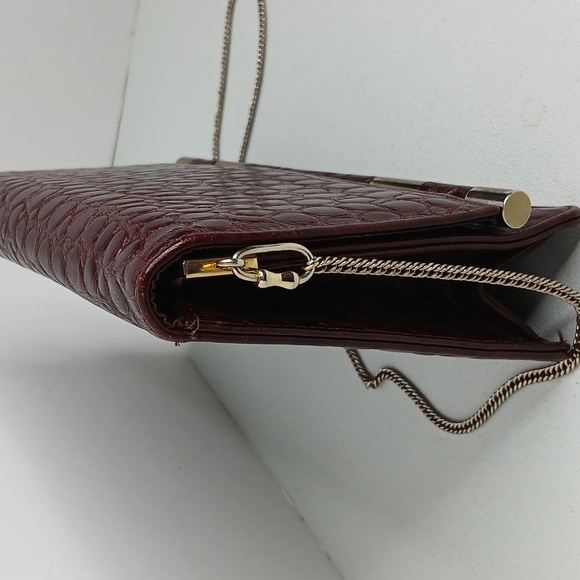 Ruth Saltz - Burgundy Aligator Embossed Leather Shoulder Bag With Fold Over Flap - Picture 3 of 13